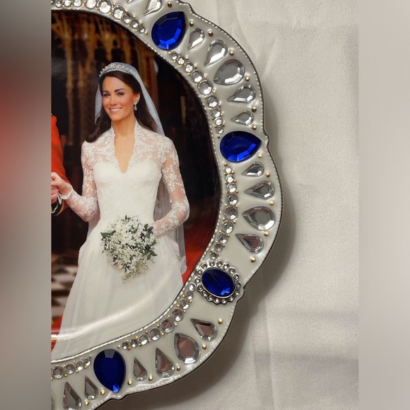 Bradford Exchange Prince William & Kate A Royal Wedding - Picture 6 of 11